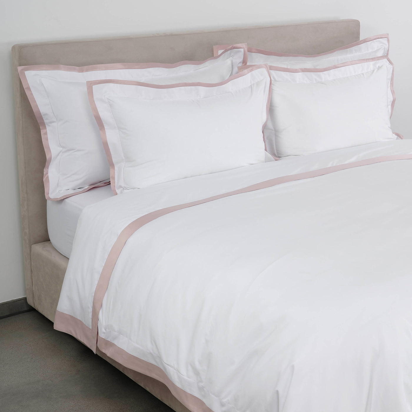 Taie d'oreiller Hella en satin 700 fils au pouce carré