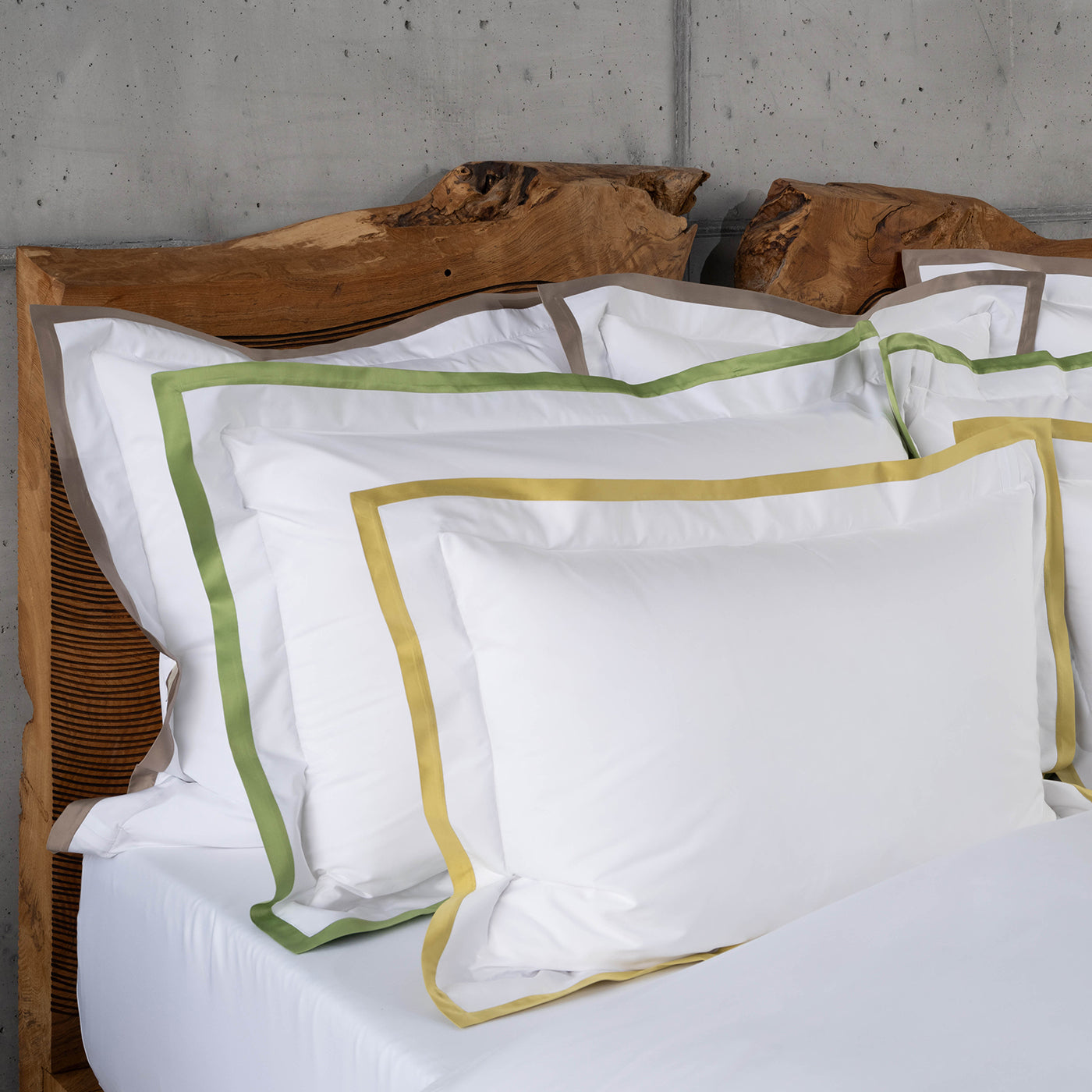 Taie d'oreiller Hella en satin 700 fils au pouce carré 