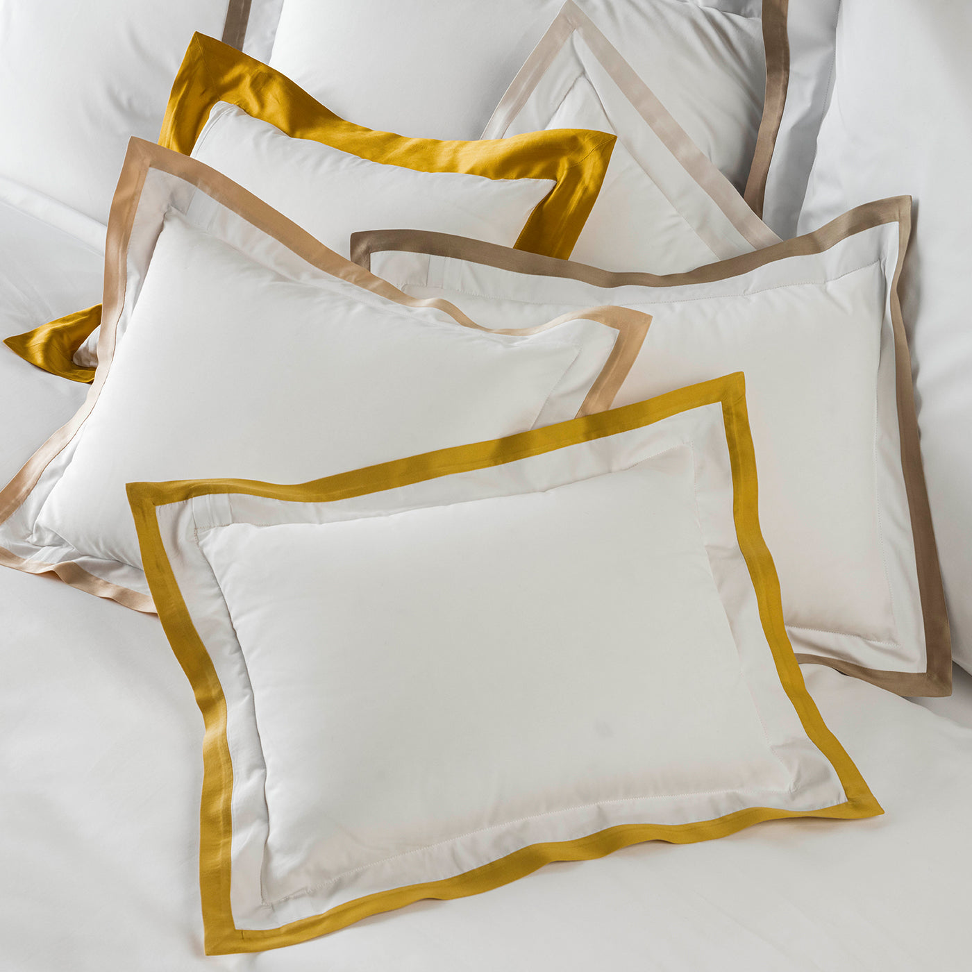 Taie d'oreiller Hella en satin 700 fils au pouce carré 