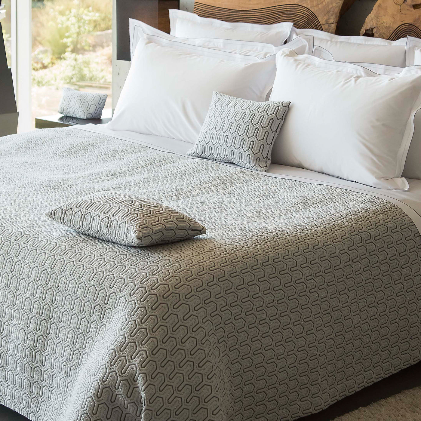 Vendome Bedcover - Throw