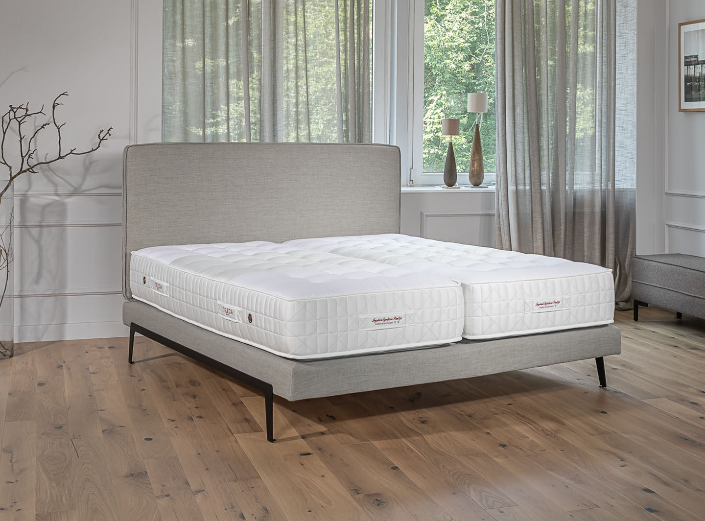 لوح رأس السرير أدونيس