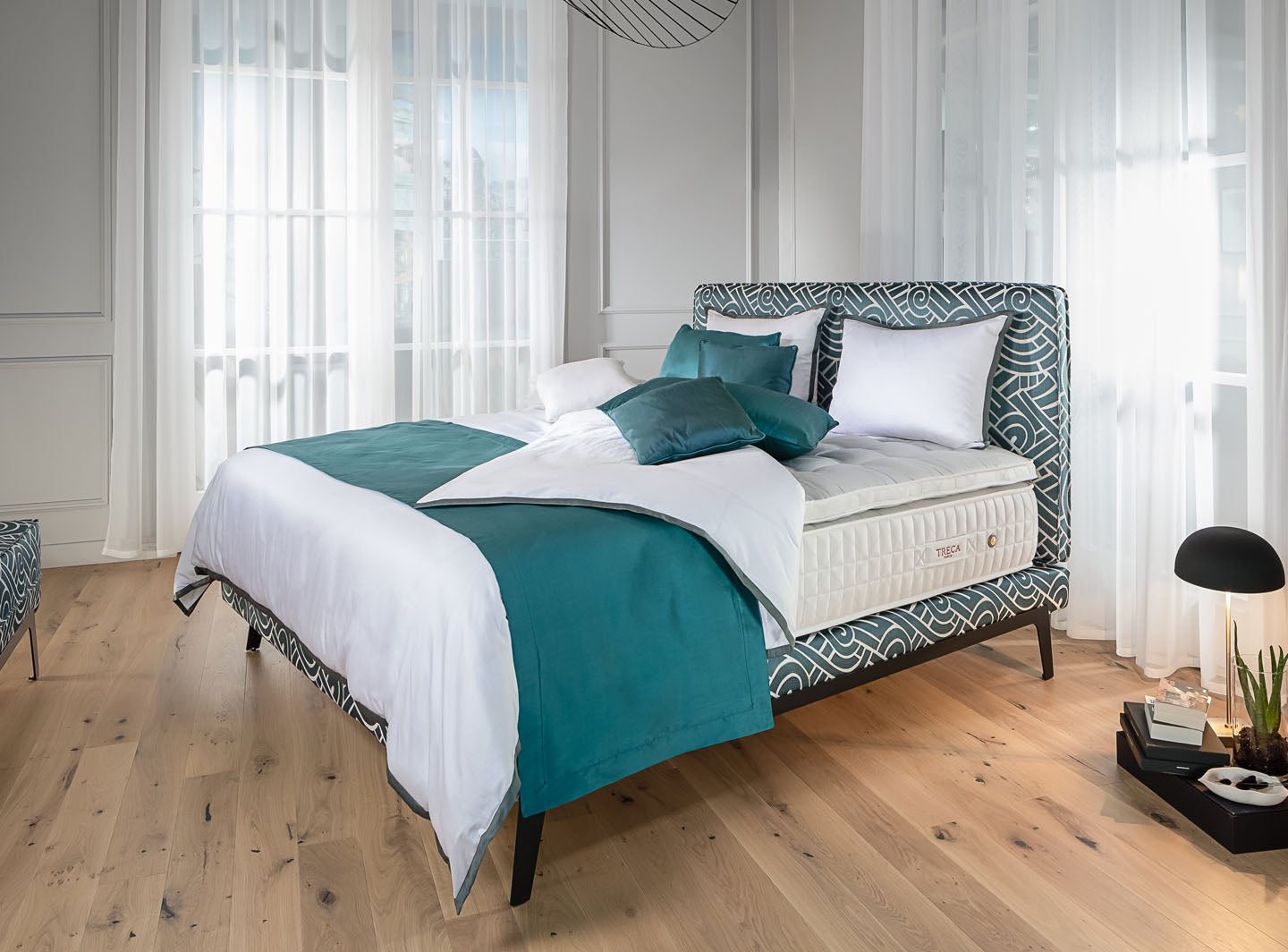 لوح رأس السرير أدونيس