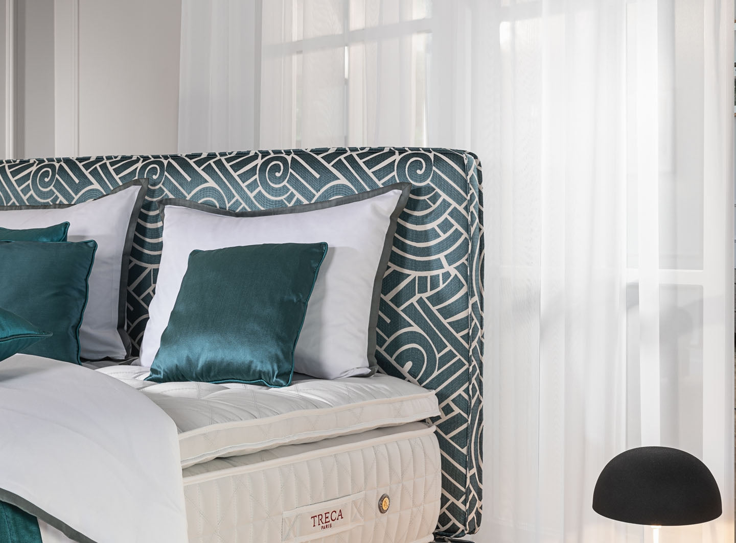 لوح رأس السرير أدونيس